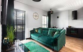 Victoria Apartment